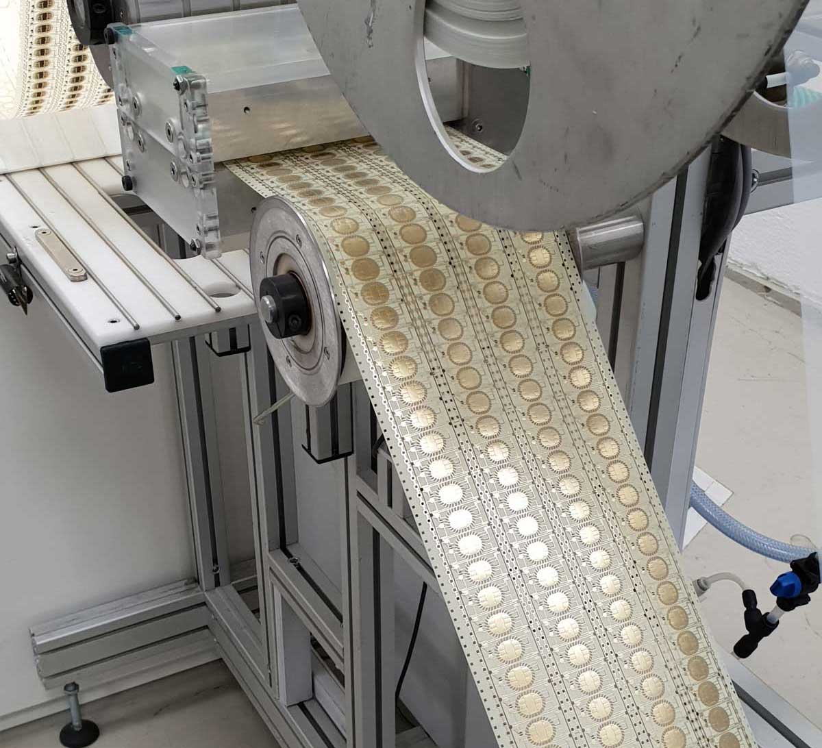 8foot-led-strip-lightfixture-manufacturing